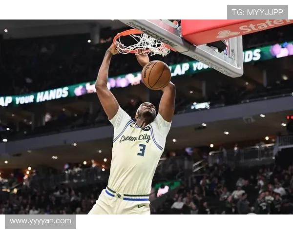 专注防守成亮点韦尔低效进攻却抢下13板送2帽全场拼尽全力贡献4分